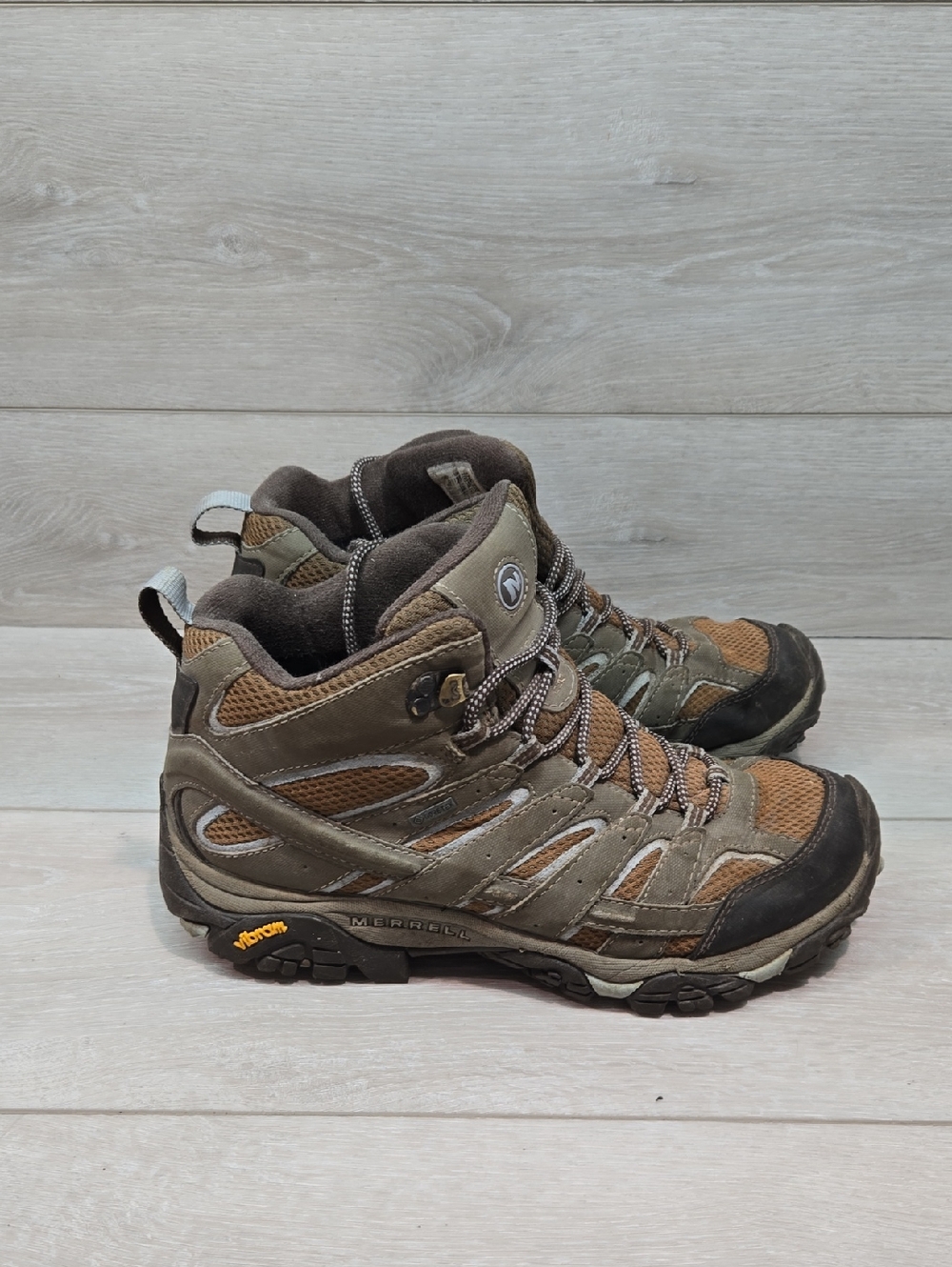 Merrell Women's J99796 Brown Hiking Outdoor High Mid-Top Boots Sneakers Shoes 11 - Picture 2 of 11